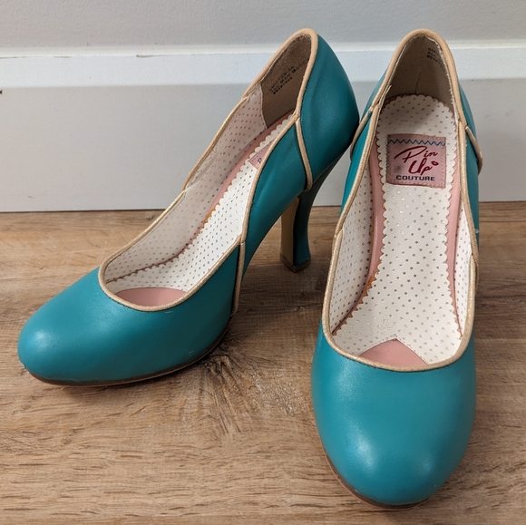 Pin Up Couture Pumps - Picture 9 of 11